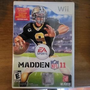 Madden NFL 11 for Wii - Black and Gold Edition